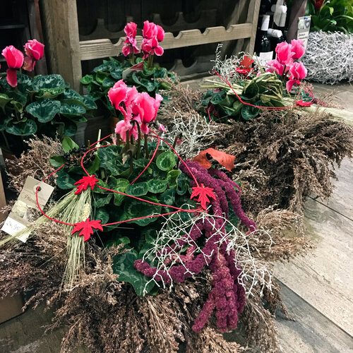 Geschenke Dekoration Blumen.jpg